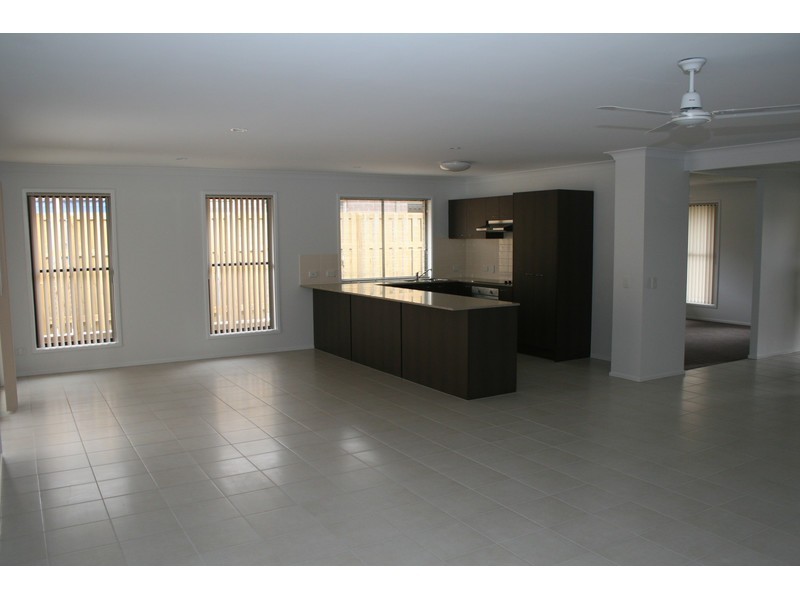 8 Flametree Street, Berrinba QLD 4117