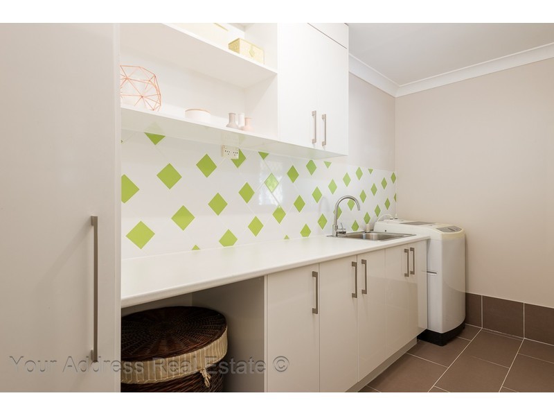 54 Centaurus Crescent, Regents Park QLD 4118