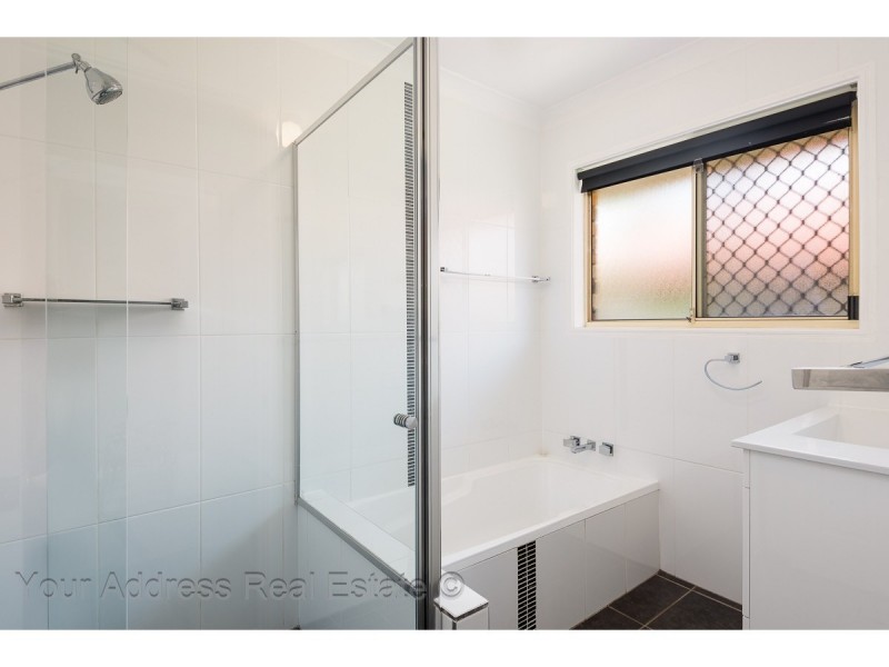 48 Gordonia Drive, Regents Park QLD 4118