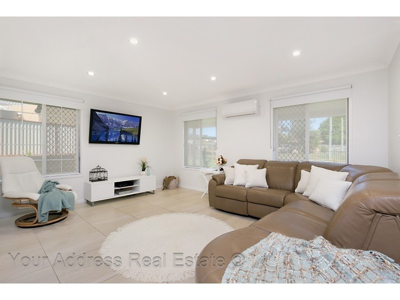 5 Regency Drive, Regents Park QLD 4118