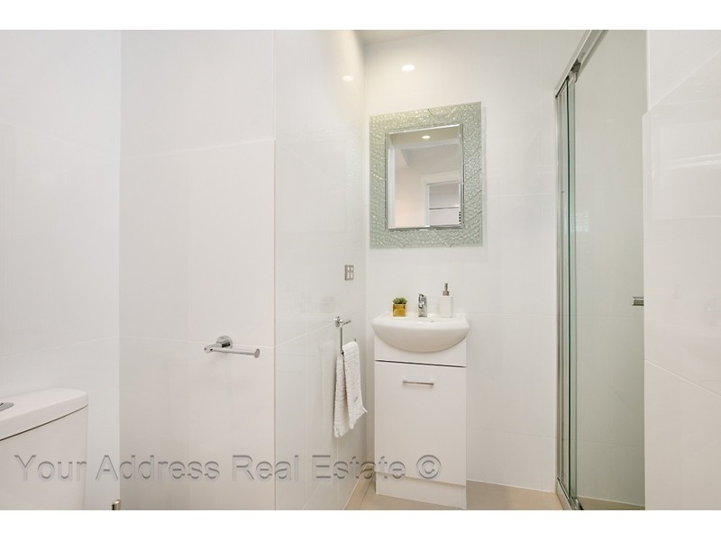 5 Regency Drive, Regents Park QLD 4118