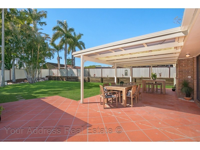5 Regency Drive, Regents Park QLD 4118