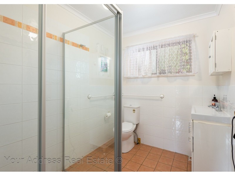 2A Owens Crescent, Regents Park QLD 4118