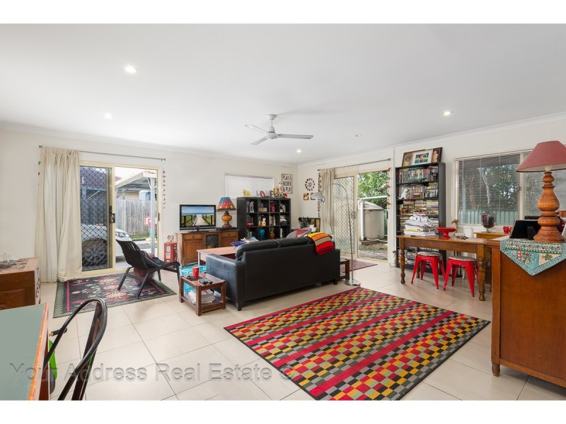 2A Owens Crescent, Regents Park QLD 4118