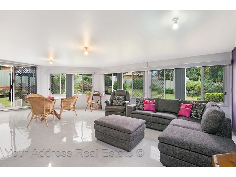 42 Conifer Street, Hillcrest QLD 4118