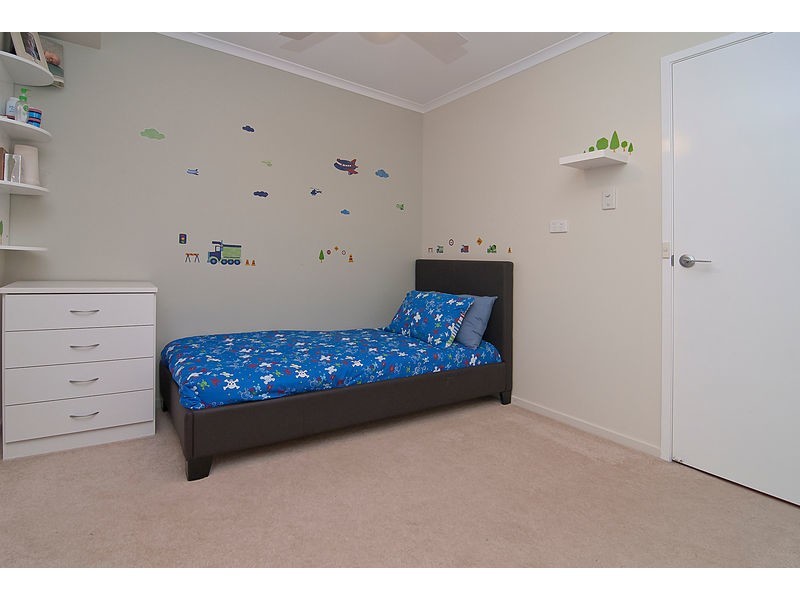 9 Redash Court, Regents Park QLD 4118