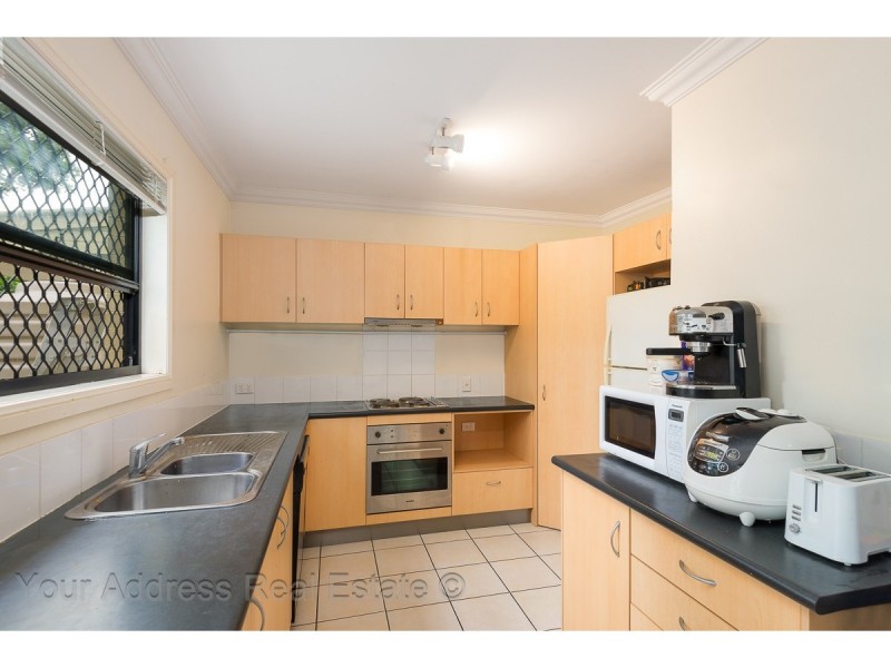 3/2 Tees Street, Yeerongpilly QLD 4105