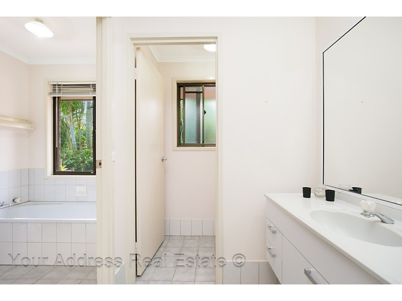 116 Emerald Drive, Regents Park QLD 4118