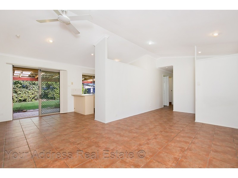 3 Conifer Street, Hillcrest QLD 4118