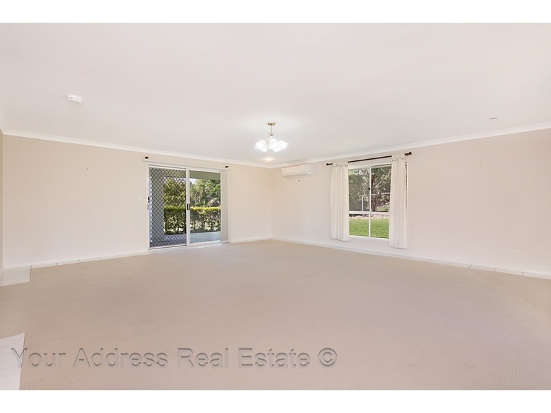 8 Persea Street, Forestdale QLD 4118