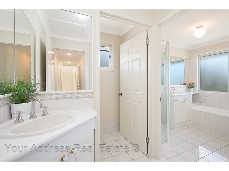 8 Persea Street, Forestdale QLD 4118