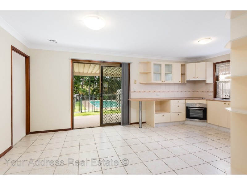 16 Renfrew Street, Hillcrest QLD 4118
