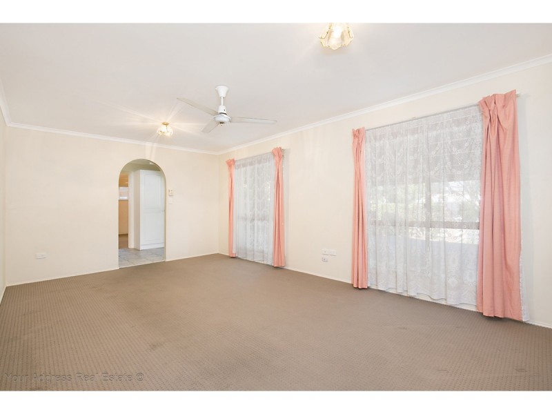 7 Silvertop Street, Hillcrest QLD 4118