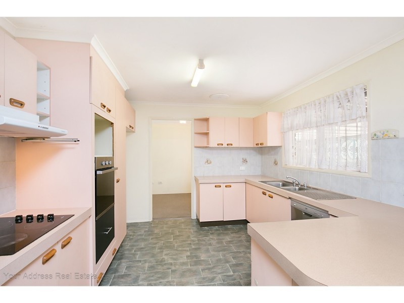 7 Silvertop Street, Hillcrest QLD 4118