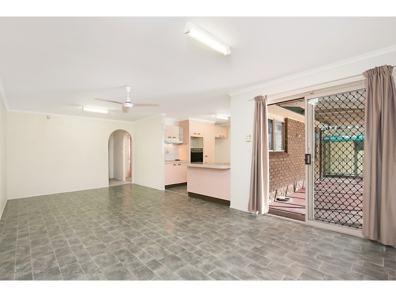 7 Silvertop Street, Hillcrest QLD 4118