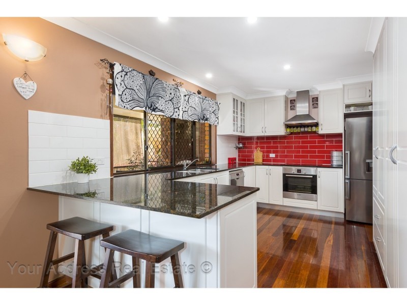 10 Owens Crescent, Regents Park QLD 4118