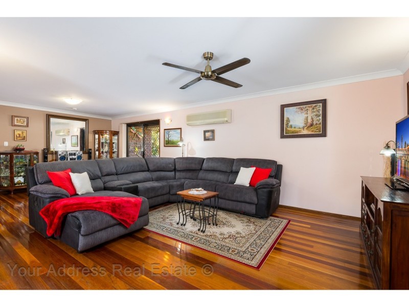 10 Owens Crescent, Regents Park QLD 4118