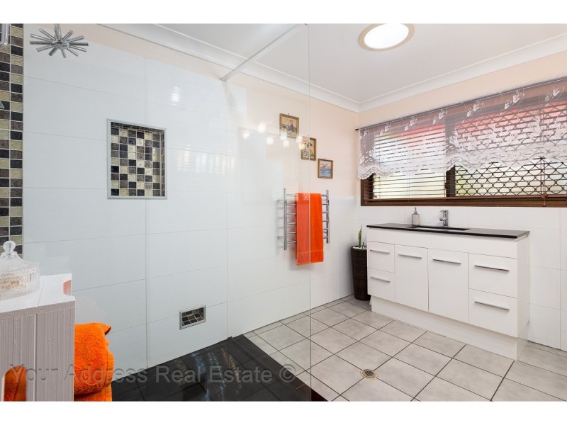 10 Owens Crescent, Regents Park QLD 4118