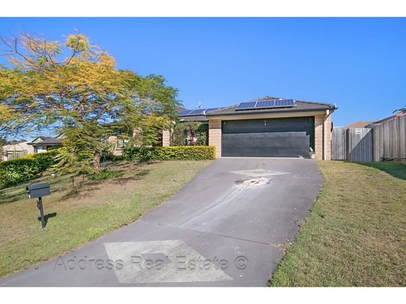 8 Charlton Place, Regents Park QLD 4118