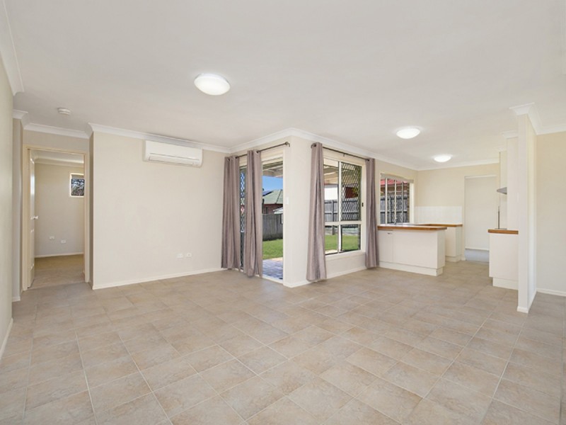 2 Carlisle Place, Parkinson QLD 4115