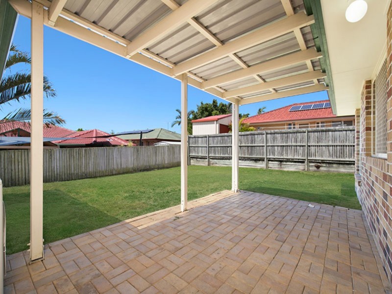 2 Carlisle Place, Parkinson QLD 4115