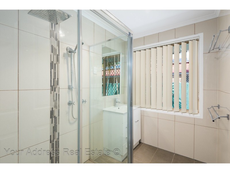 35 Bushland Drive, Regents Park QLD 4118