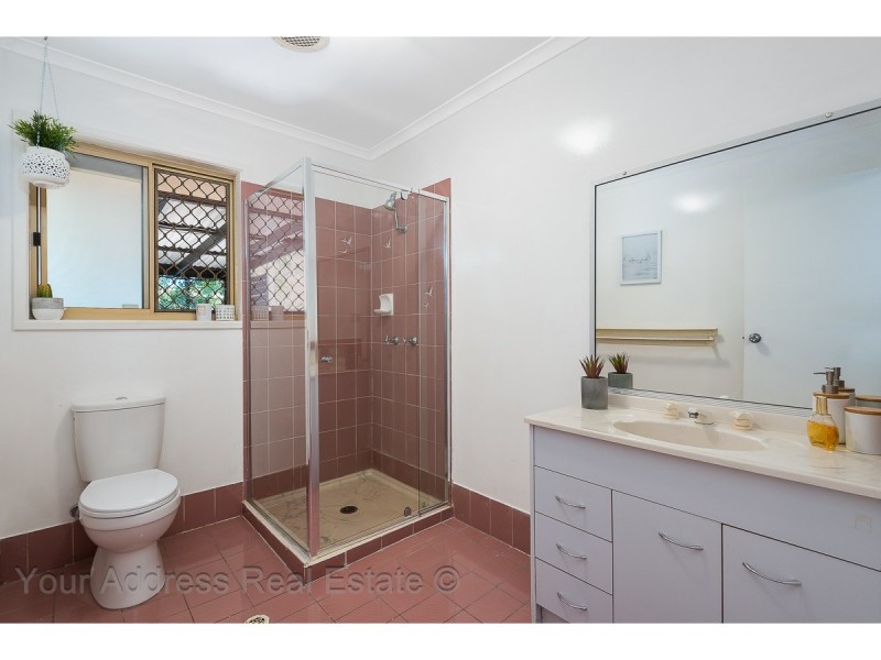 4 Corsloot Street, Regents Park QLD 4118