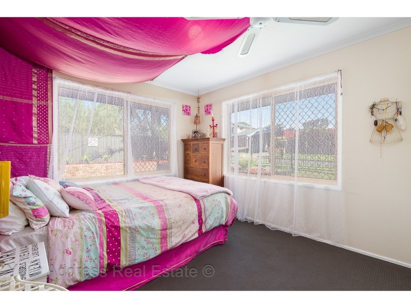 4 Corsloot Street, Regents Park QLD 4118