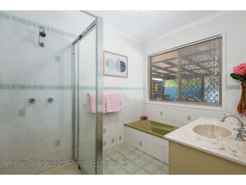 4 Corsloot Street, Regents Park QLD 4118
