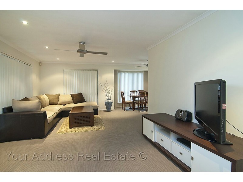 1 Kingfield Court, Regents Park QLD 4118
