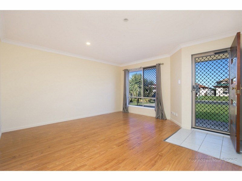 17 Leis Way, Regents Park QLD 4118