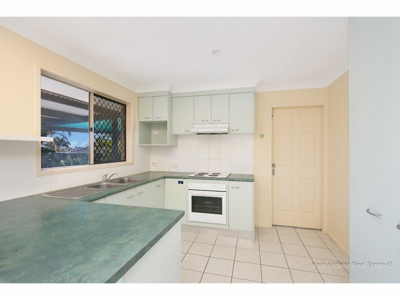 17 Leis Way, Regents Park QLD 4118