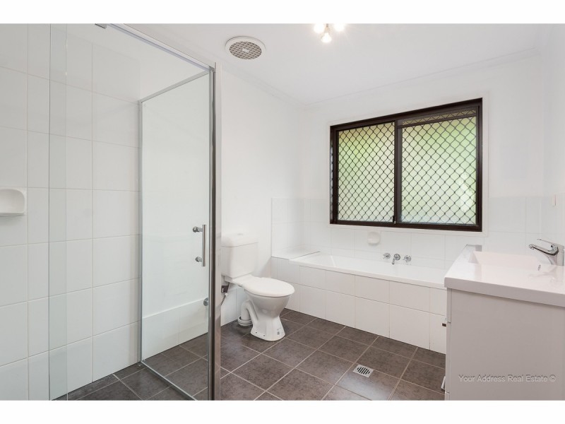 77 Radiata Street, Hillcrest QLD 4118