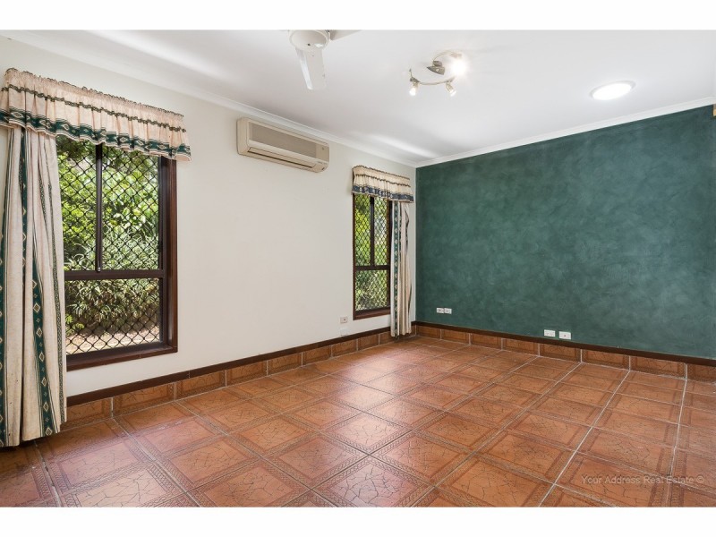 77 Radiata Street, Hillcrest QLD 4118