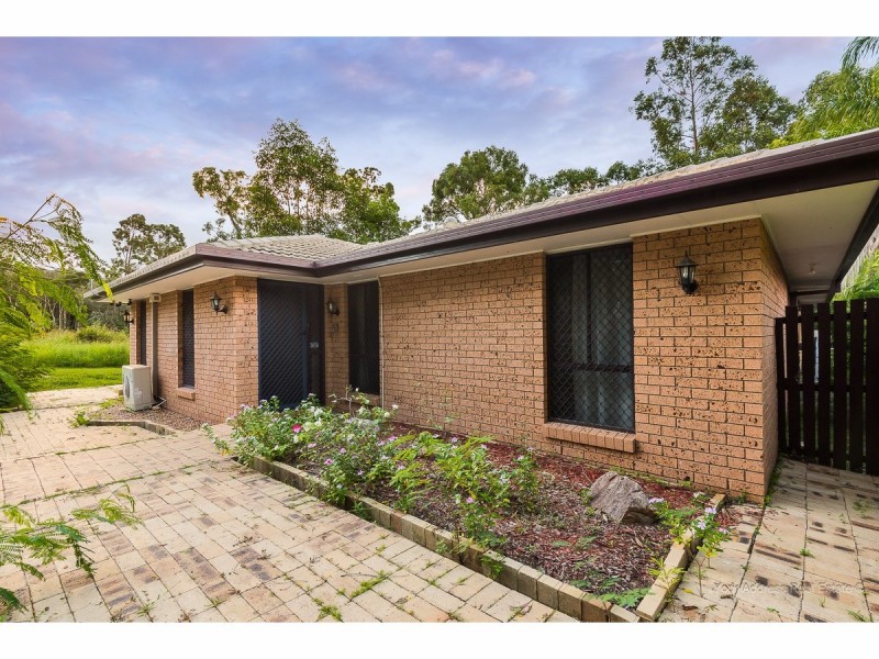 77 Radiata Street, Hillcrest QLD 4118