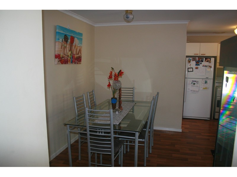 9 Vansittart Road, Regents Park QLD 4118