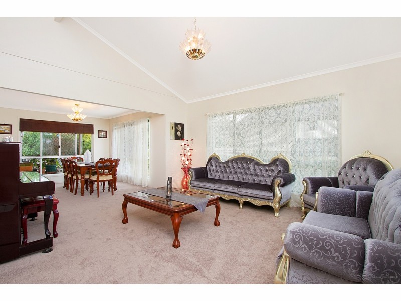 7 Lawson Place, Forest Lake QLD 4078