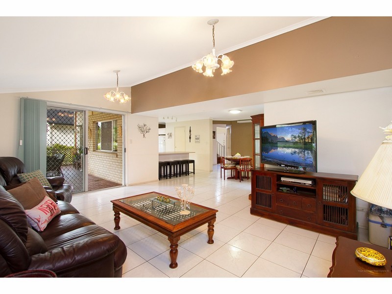 7 Lawson Place, Forest Lake QLD 4078