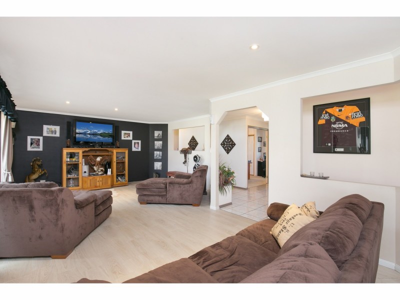 152 Merluna Road, Park Ridge South QLD 4125