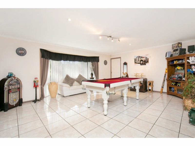 152 Merluna Road, Park Ridge South QLD 4125
