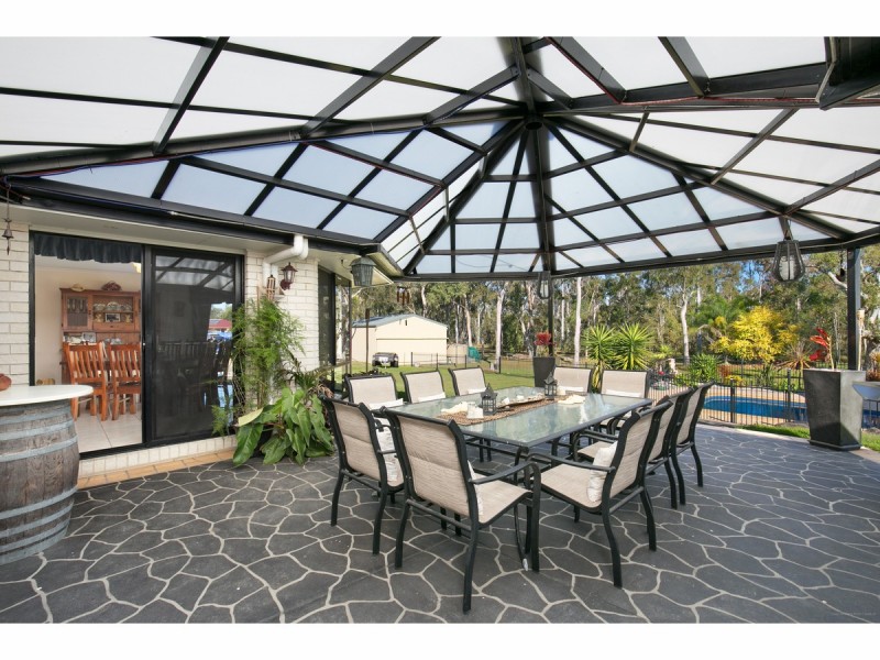 152 Merluna Road, Park Ridge South QLD 4125