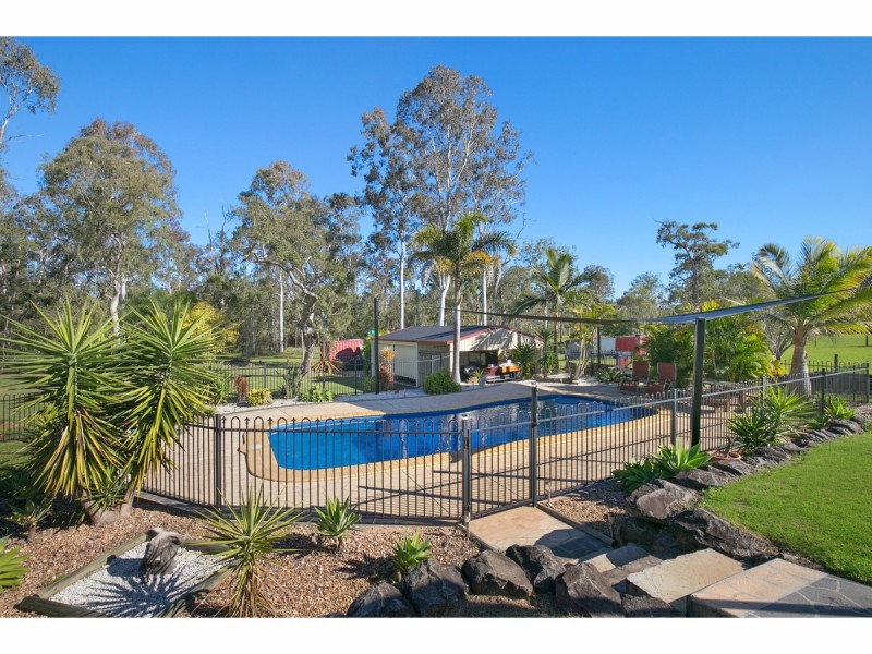 152 Merluna Road, Park Ridge South QLD 4125
