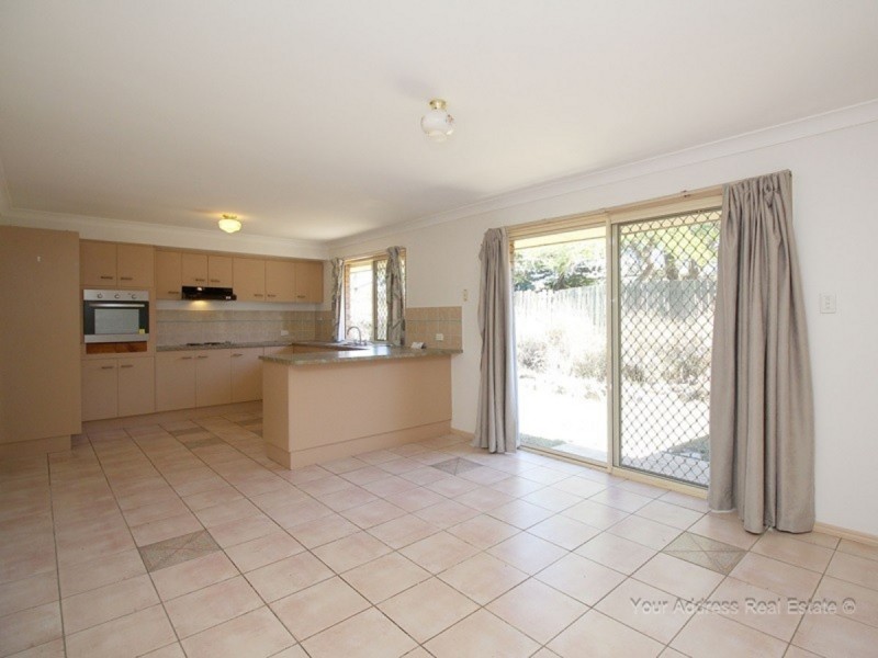 2 Stringybark Street, Regents Park QLD 4118