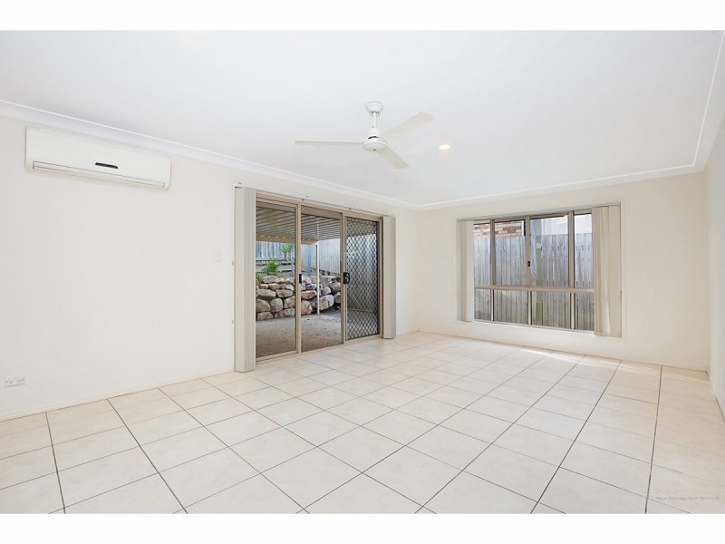 21 Mountain View Crescent, Mount Warren Park QLD 4207