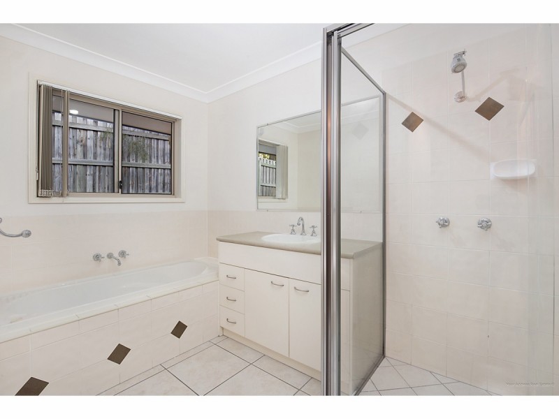 21 Mountain View Crescent, Mount Warren Park QLD 4207