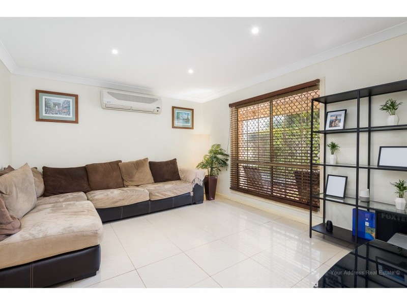 4 Mandeville Place, Regents Park QLD 4118