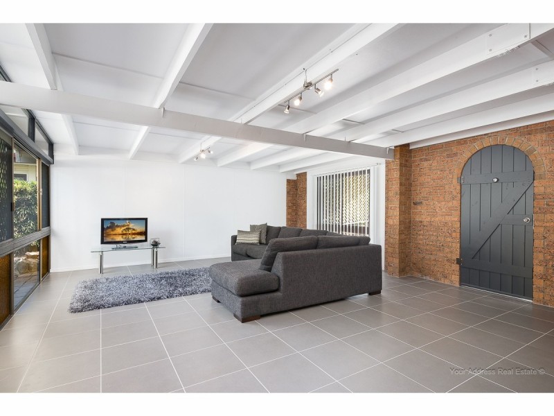 103 Conifer Street, Hillcrest QLD 4118