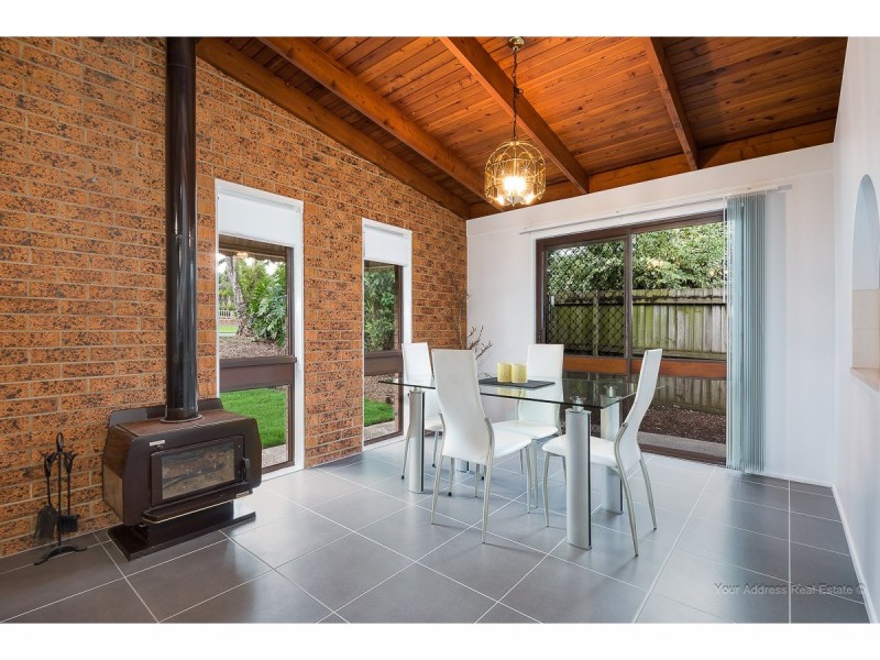 103 Conifer Street, Hillcrest QLD 4118