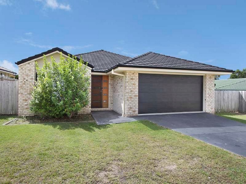 19 Charlton Place, Regents Park QLD 4118