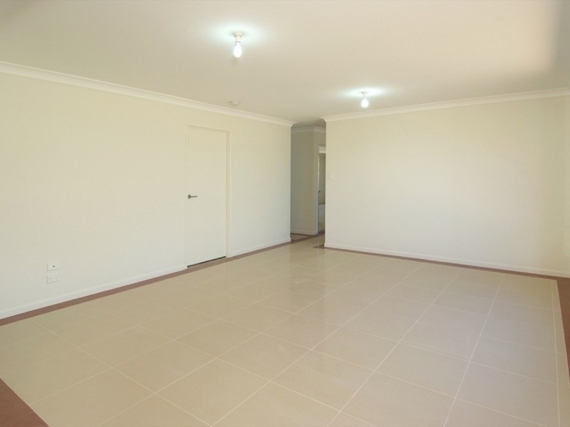 28 Dorachus Drive, Regents Park QLD 4118